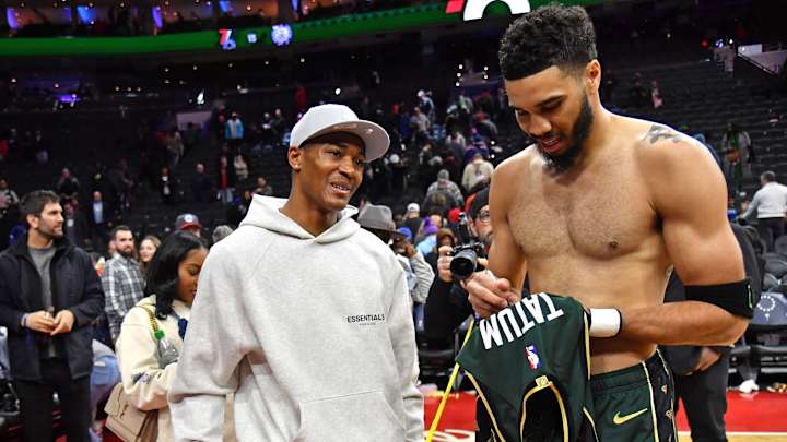 Jayson Tatum Gives Jersey to Eagles WR DeVonta Smith After Celtics Beat 76ers