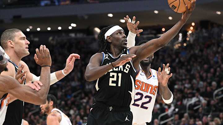 No Giannis, no problem: Jrue Holiday's two-way magnificence carries Milwaukee Bucks No Giannis, no problem: Jrue Holiday's two-way magnificence carries Milwaukee Bucks