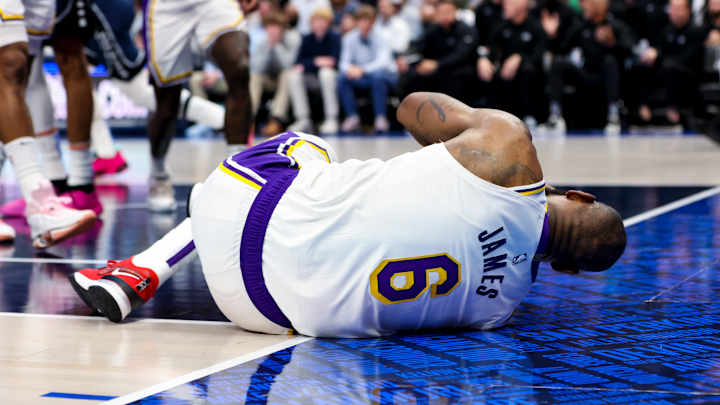 BREAKING: Lakers Fear 'Extended' Injury Absence for LeBron James