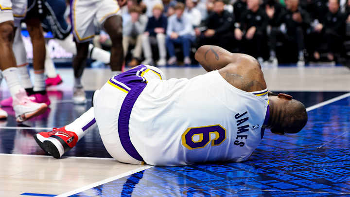 Lakers’ LeBron James May Miss Extended Time With Injury, per Report