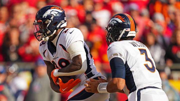 Report: Broncos Make Lou Ayeni New RBs Coach