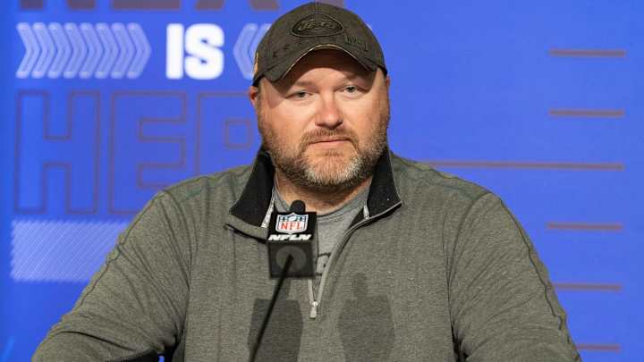 Jets GM Joe Douglas Comments on Meeting With Free Agent Derek Carr