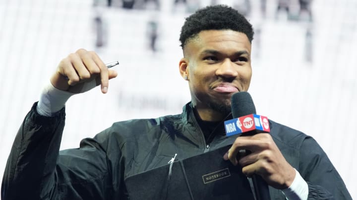 Giannis Antetokounmpo Half-Heartedly ‘Roasts’ Fellow NBA Stars