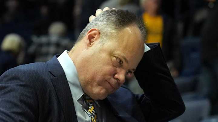 Cal Suffers 14th Straight Defeat in Blowout Loss to Oregon