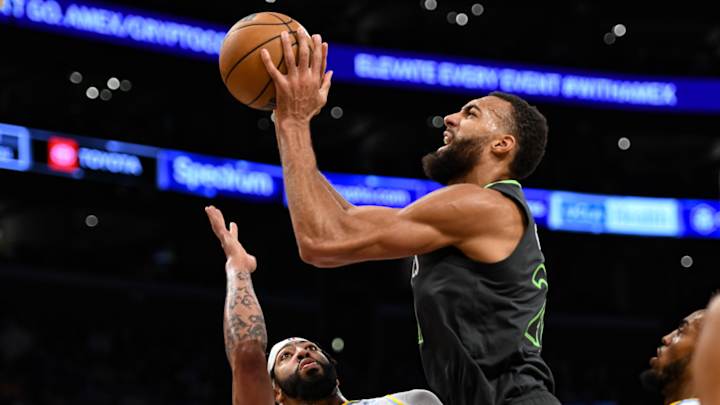 Lakers News: LA Staggers In Fourth, Drops Winnable Game To Timberwolves