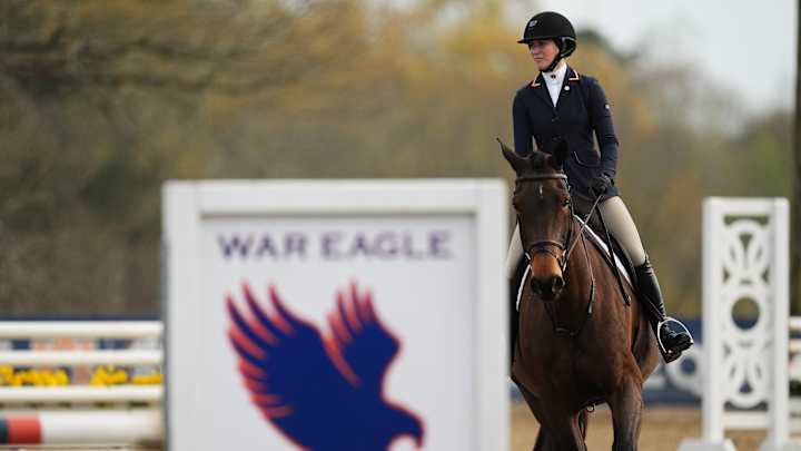Auburn Equestrian Ends Regular Season with 14-4 Victory Over South Carolina