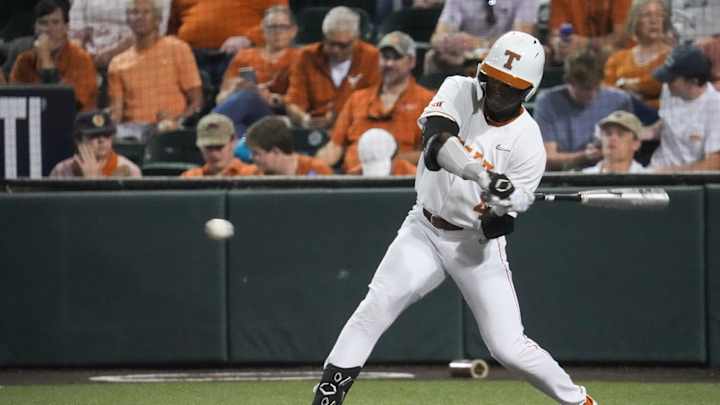 Longhorns Ride Pitching to 4-2 Win Over Titans: Live Game Log