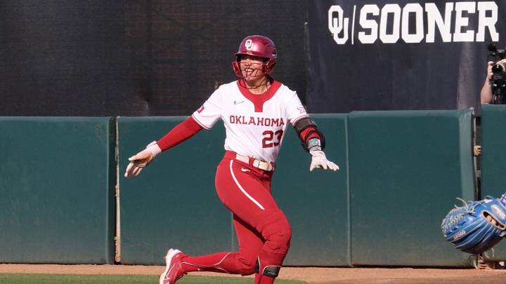 OU Softball: Oklahoma Smothers Illinois-Chicago to Close OU Tournament