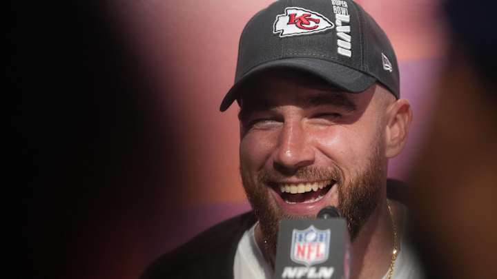 Travis Kelce Pokes Fun at Patrick Mahomes as ‘SNL’ Host (Video)