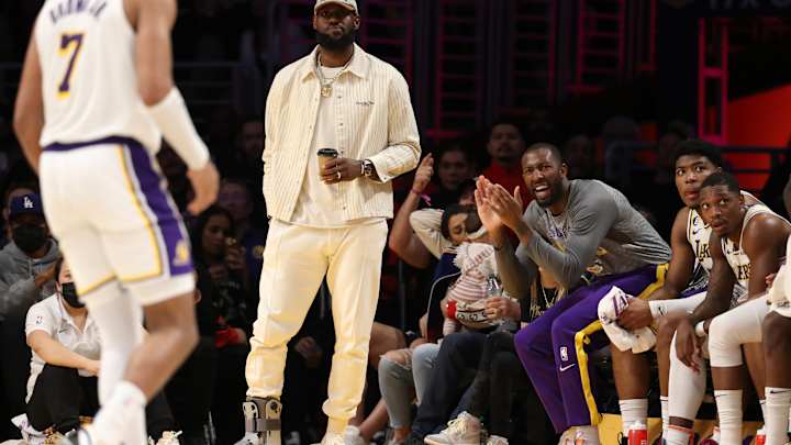 LeBron James Pairs Nike Dunk Low With Walking Boot LeBron James Pairs Nike Dunk Low With Walking Boot
