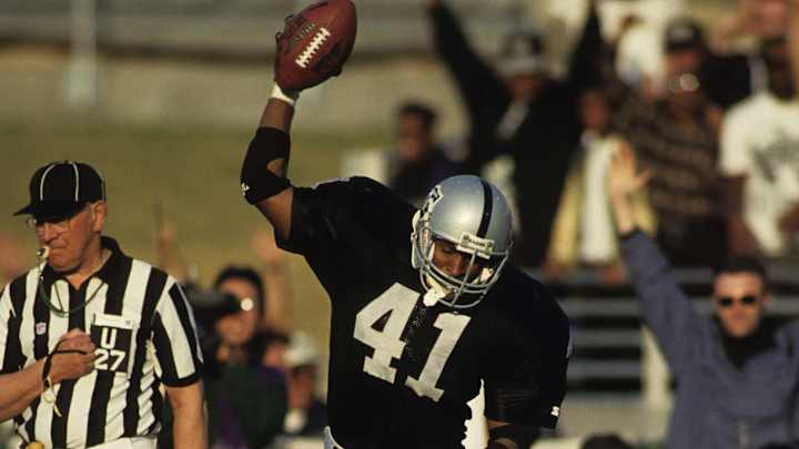 McCallum, Hostetler Led Raiders to Memorable '93 Playoff Win