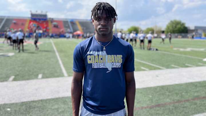 Colbert’s Exit No Impact on WR Chance Robinson’s High Interest in Gators