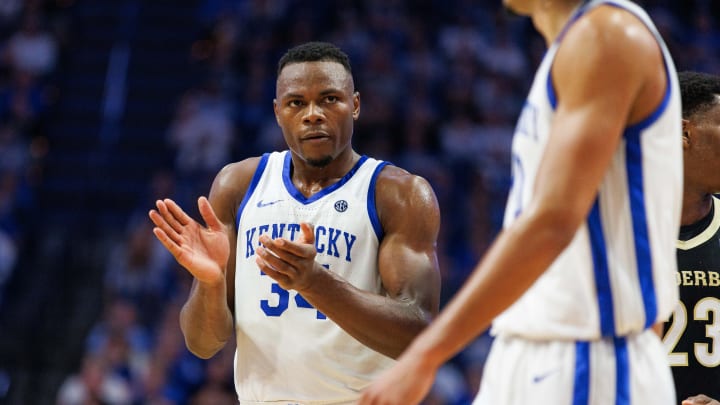 Oscar Tshiebwe Earns Third-Team All-American Nod From Sporting News