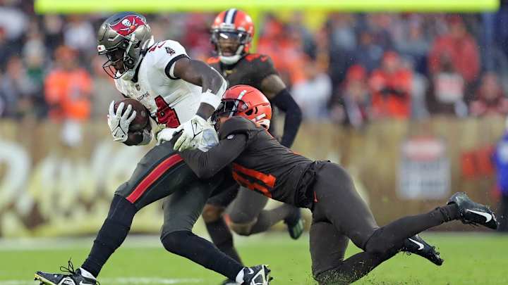 Cleveland Browns Re-Sign Two Exclusive Rights Players