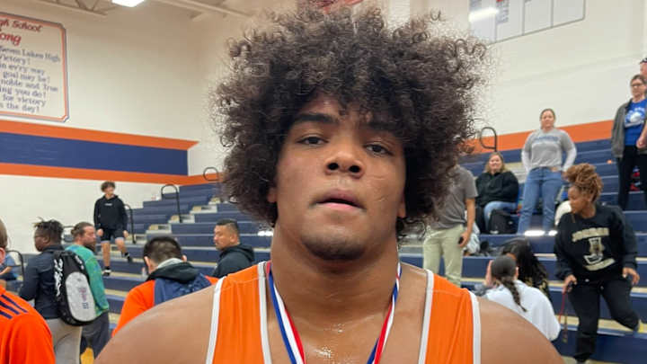 Huskies Offer Texas DL Not to be Confused with NFL Executive Huskies Offer Texas DL Not to be Confused with NFL Executive