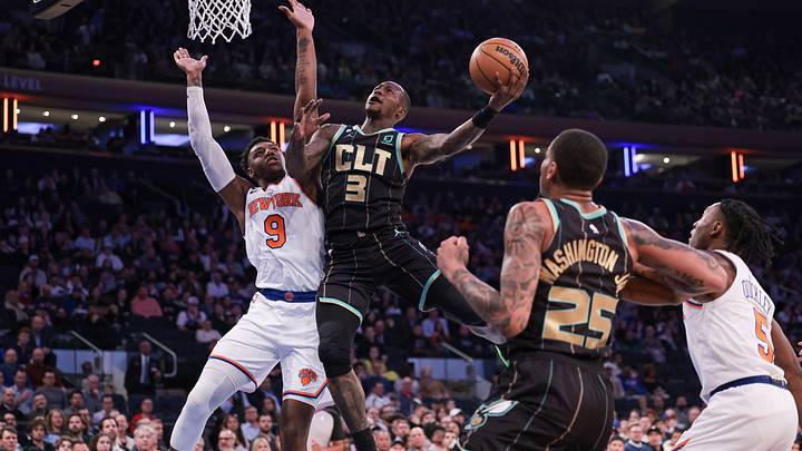 Hornets Stun Knicks, End New York's Nine-Game Winning Streak Hornets Stun Knicks, End New York's Nine-Game Winning Streak
