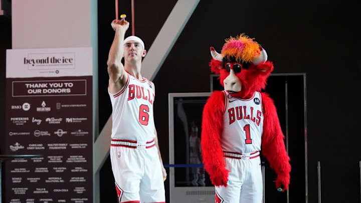 Chicago Bulls give 10-year-old the biggest surprise of his life Chicago Bulls give 10-year-old the biggest surprise of his life