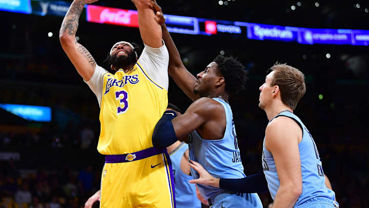 How Anthony Davis Powered Through Punch In The Face To Fuel Lakers Win