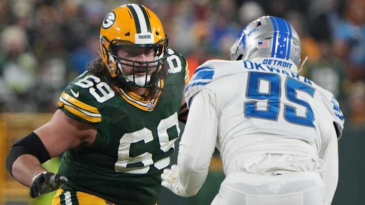 Packers Restructure Bakhtiari’s Contract
