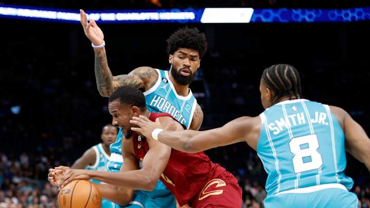 Evan Mobley Shows Up For The Cavs In Jarrett Allen's Absence Evan Mobley Shows Up For The Cavs In Jarrett Allen's Absence