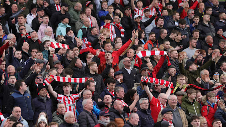 Sunderland midfielder plays tribute to 'immense' travelling support Sunderland midfielder plays tribute to 'immense' travelling support