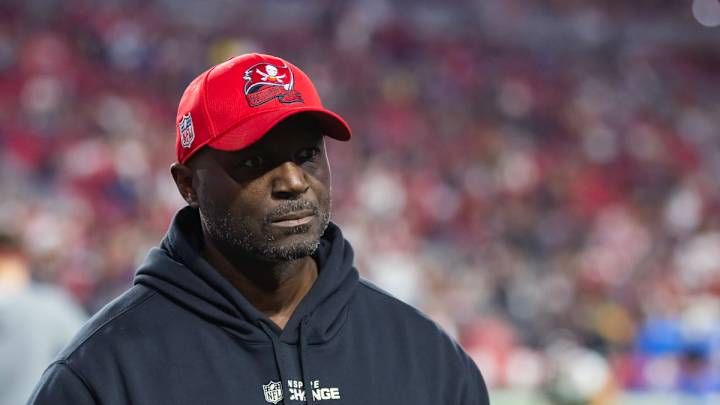 Buccaneers Trade Veteran Guard to Houston Texans