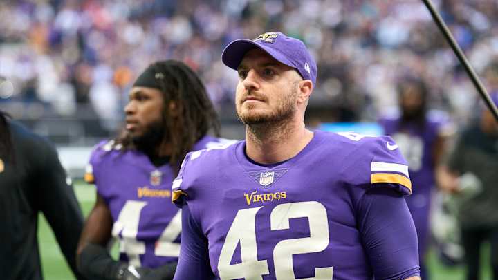 Vikings Re-Sign Long Snapper Andrew DePaola, Backup QB Nick Mullens