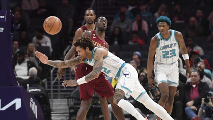 Turnovers Prove Costly in Hornets Loss to Cavs
