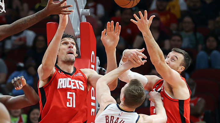 Lakers News: 2 Rockets Free Agent Big Men For Los Angeles To Consider