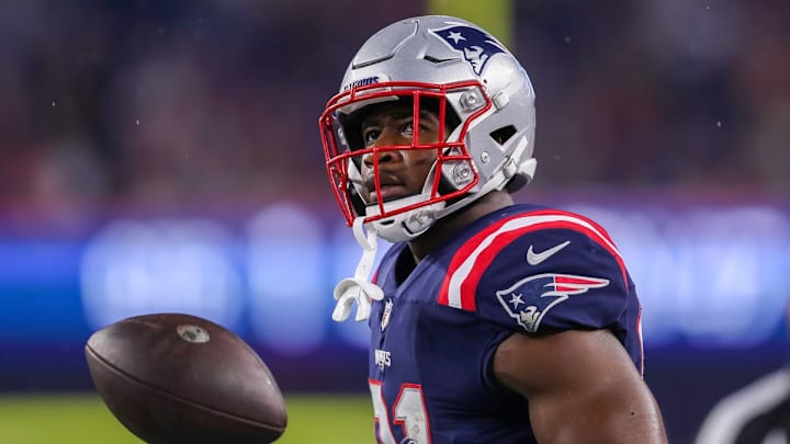 Jonnu Smith 'Immediately Felt at Home' After Falcons Trade