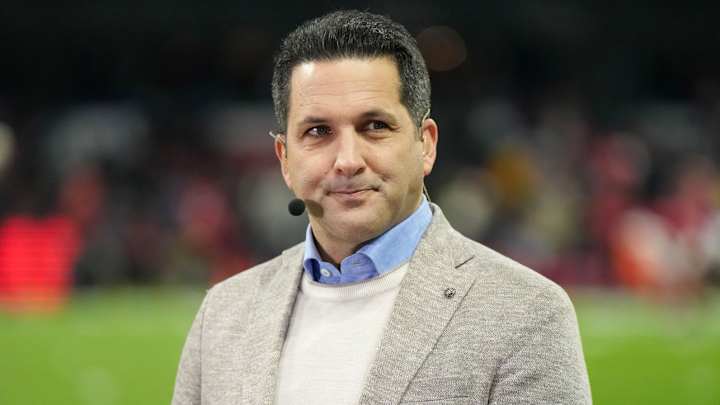 Aaron Rodgers Sent ESPN’s Adam Schefter a Stern Text Message After Trade Report