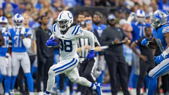 Colts Re-Sign Special Teams Standout Tony Brown
