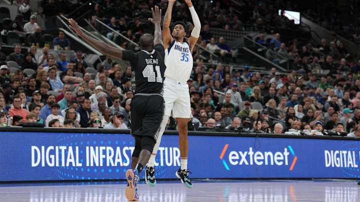 Led By Christian Wood, Shorthanded Mavs Make History vs. Spurs: 3 Big Takeaways