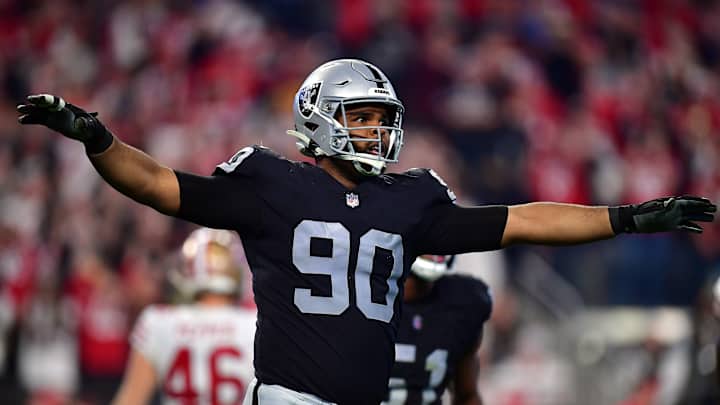 Raiders Re-Sign Former First-Round Pick Jerry Tillery