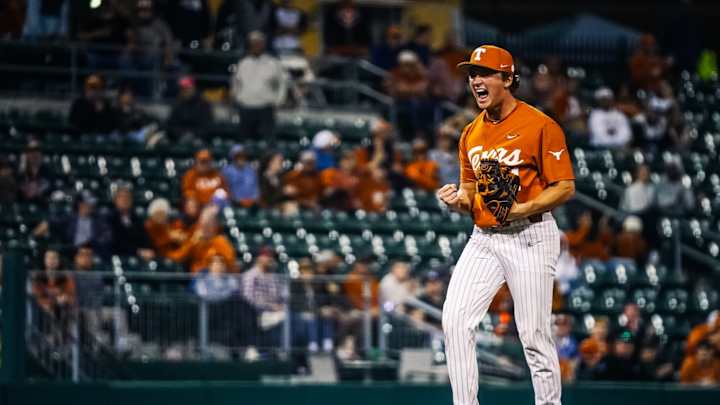 Longhorns Notebook: Texas Sweeps Bison for Seventh Straight Win Longhorns Notebook: Texas Sweeps Bison for Seventh Straight Win