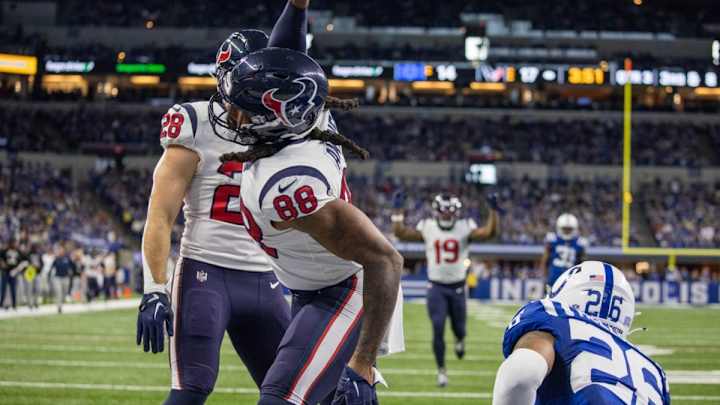 Report: Cleveland Browns Hosting Free Agent Tight End