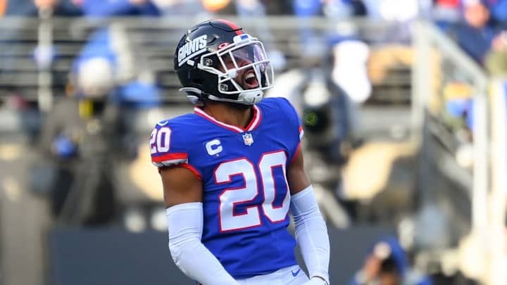 Seahawks Sign Julian Love, Adding Versatility to Secondary