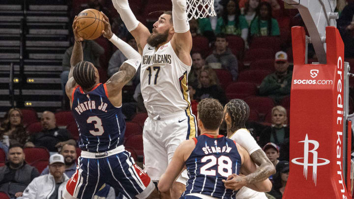 Pelicans Blow Huge Lead, Fall To Rockets