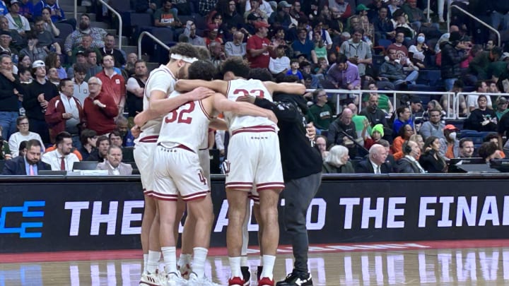 Photo of Xavier Johnson With Indiana Teammates Just Before Tipoff Goes Viral