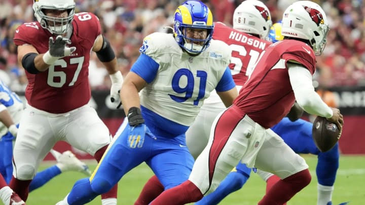 Ex-Husky DLs Gaines, Vea to Reunite with Buccaneers