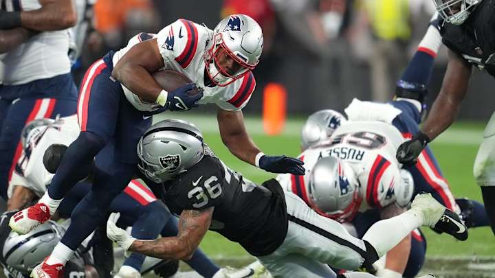 Raiders Re-Sign LB Curtis Bolton Raiders Re-Sign LB Curtis Bolton