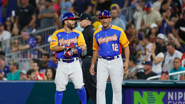 Houston Astros Second Baseman Altuve Exits WBC Quarterfinal With Apparent Injury