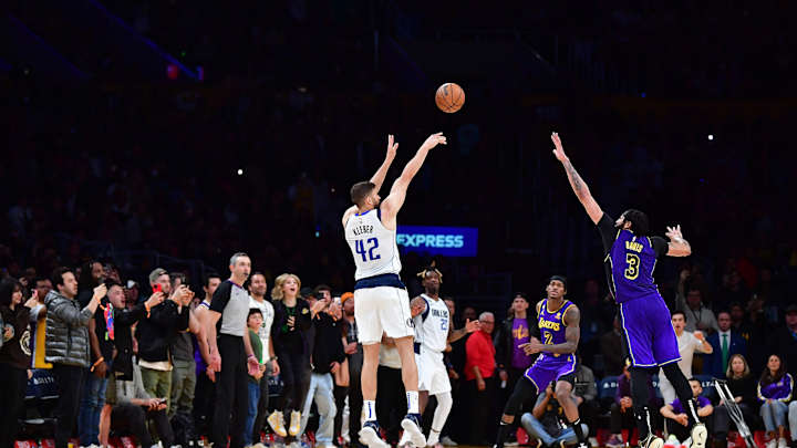 Lakers' Anthony Davis Accepts Blame For Maxi Kleber's Mavs Game-Winner