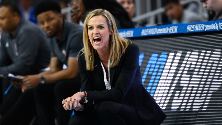 OU Basketball: Oklahoma Climbs Two Spots in AP Top 25 OU Basketball: Oklahoma Climbs Two Spots in AP Top 25