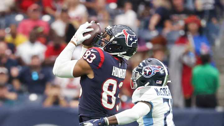 Former Alabama Players O.J. Howard, Cam Sims Sign with Raiders