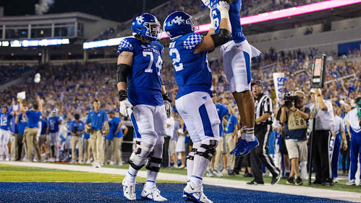 Jager Burton Leaning on Veterans While Learning to Play Center Jager Burton Leaning on Veterans While Learning to Play Center