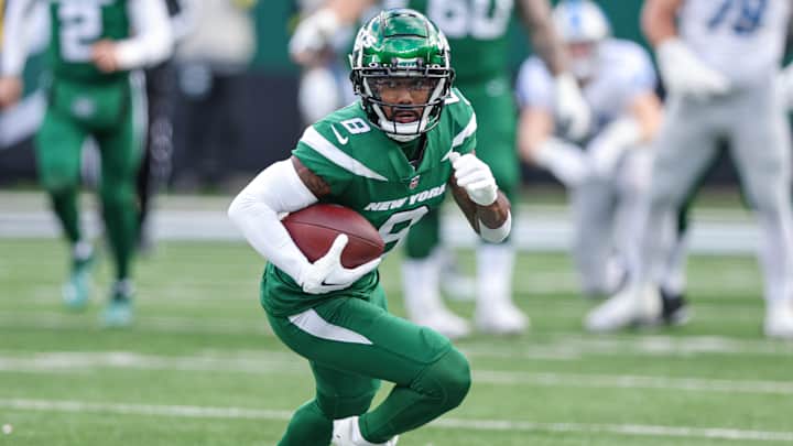 Jets Trade WR Elijah Moore to Browns for Draft Pick, per Report