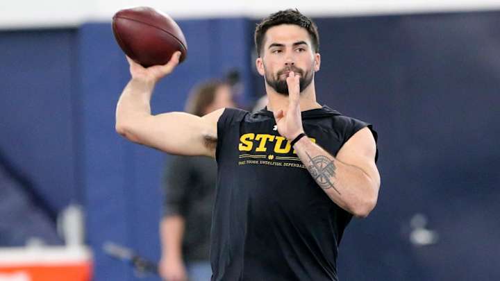 Notre Dame Roundup: Sam Hartman As A Top 5 QB, Alpha Receiver, Michael Mayer Disrespect Notre Dame Roundup: Sam Hartman As A Top 5 QB, Alpha Receiver, Michael Mayer Disrespect