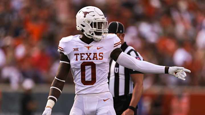 Report: Broncos Meeting With Texas LB DeMarvion Overshown
