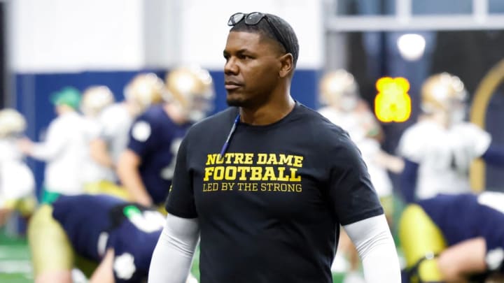 Notre Dame Continuing To Grow Relationship With Running Back James Simon